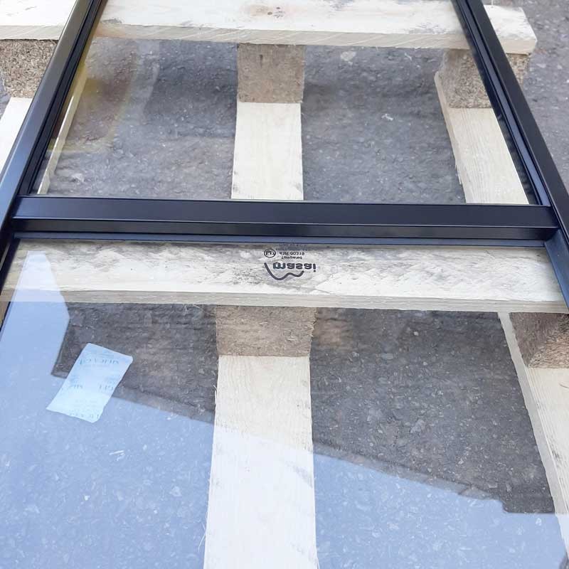 Fenêtre latérale assemblée 109x45cm