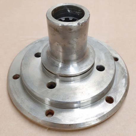 Flange for output shaft - rear drive