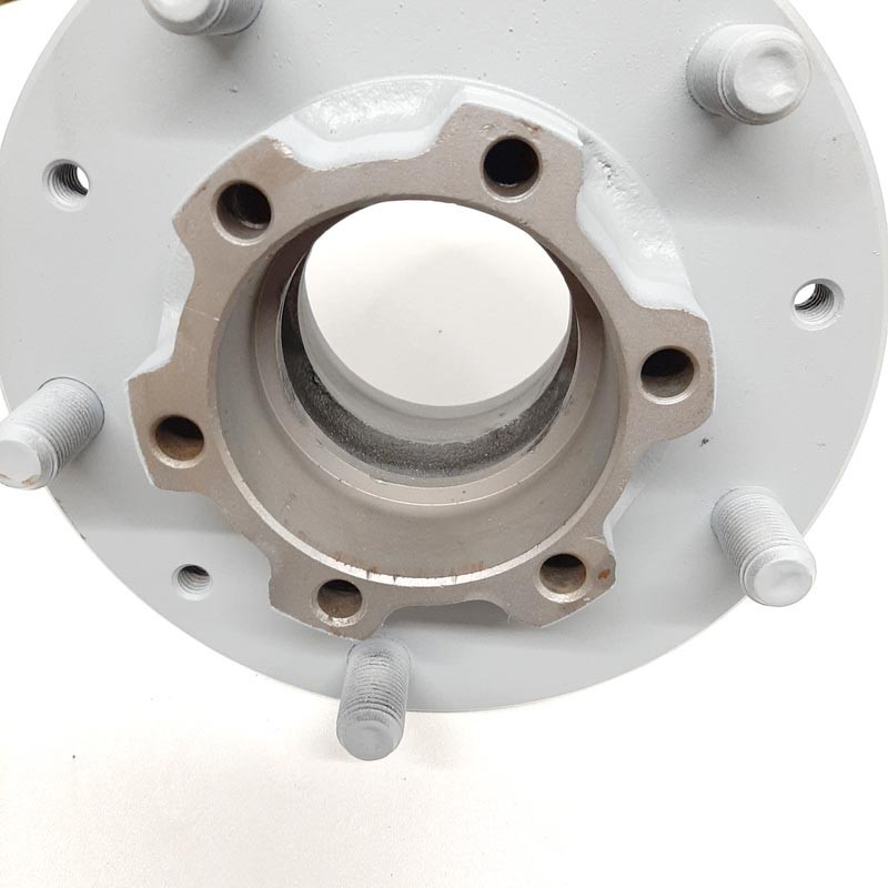 Hub & stud assembly july 1980-84 - used