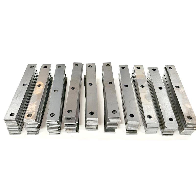 Packing strip rear sump