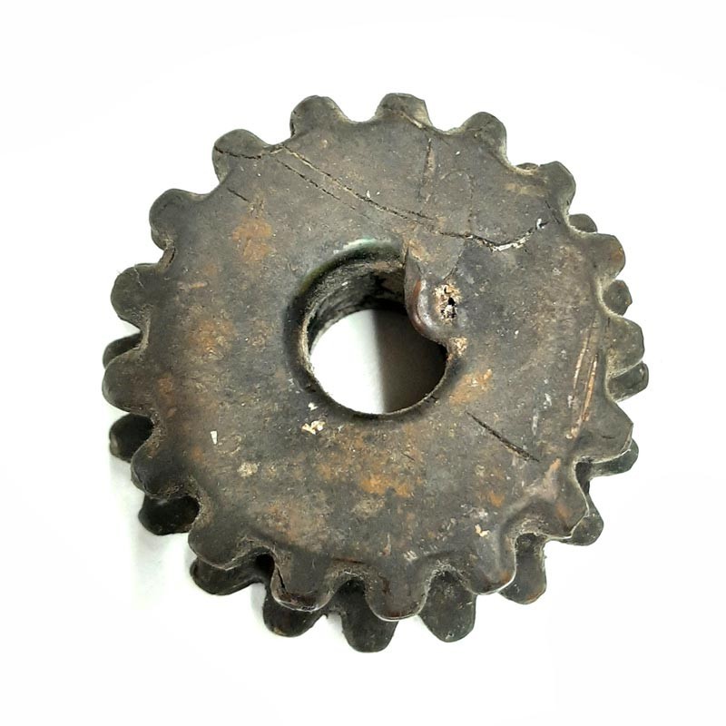 Reverse gear cluster