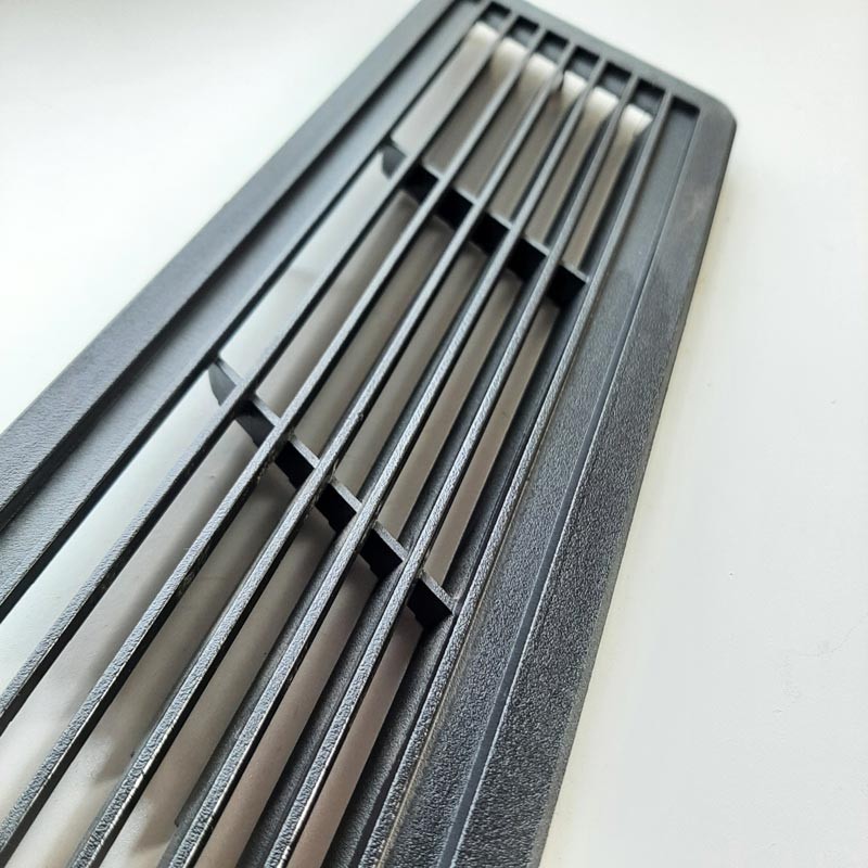 Vent RH rear outer in rear upper quarter