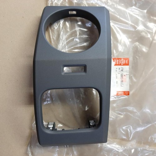 Finition droite tableau de bord