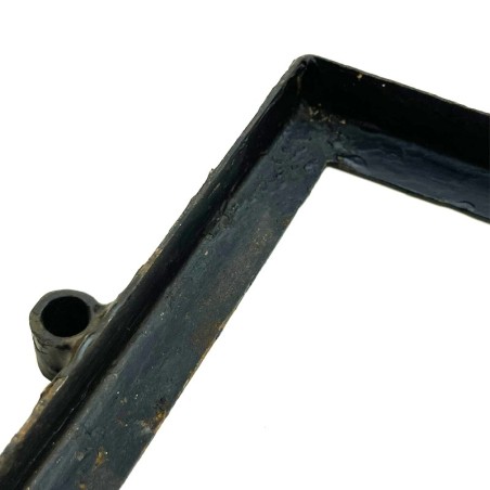 Battery fastening frame