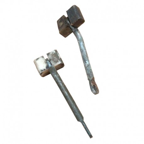 Pair of 3 Series front door retainers - used