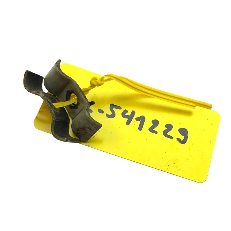 Attache tuyau metal pompe injection