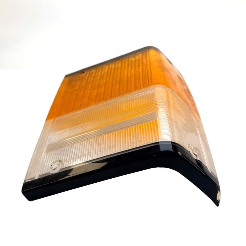 Faux-lentille avant gauche