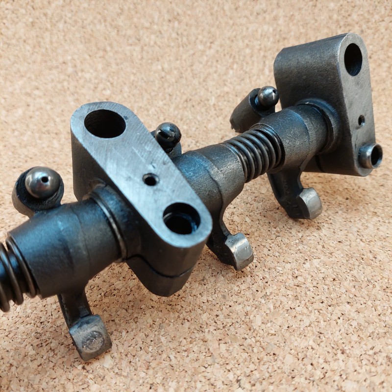 Complete rocker shaft Series 2/3 2.25D 3-bearing – used