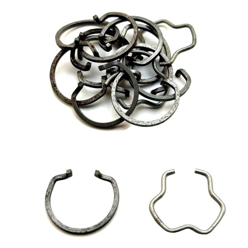 Thrust rod retaining circlip brake master cylinder - Used