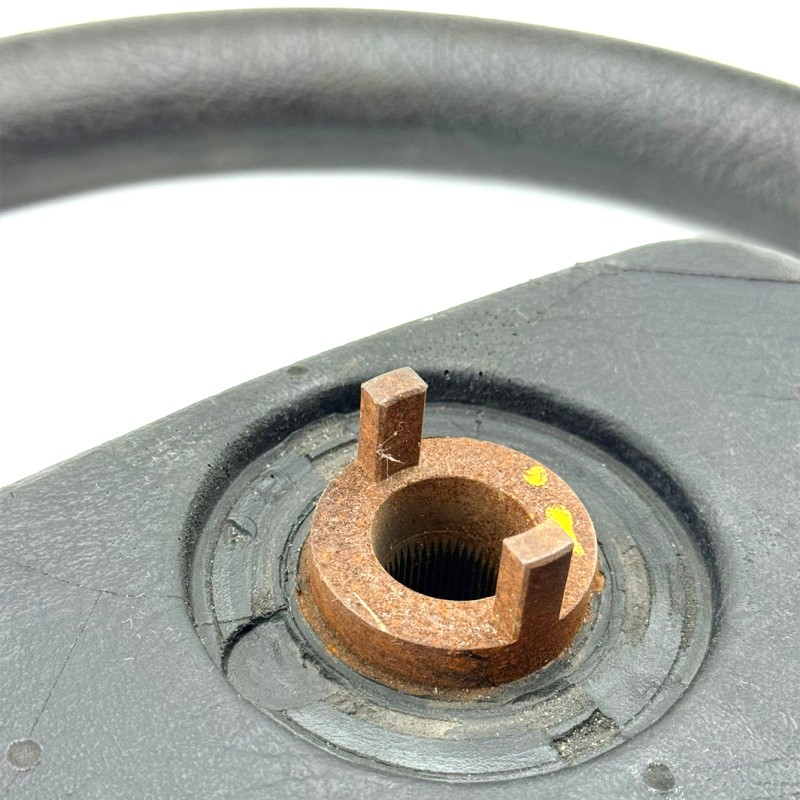 Spline- 48 Defender steering wheel - Used