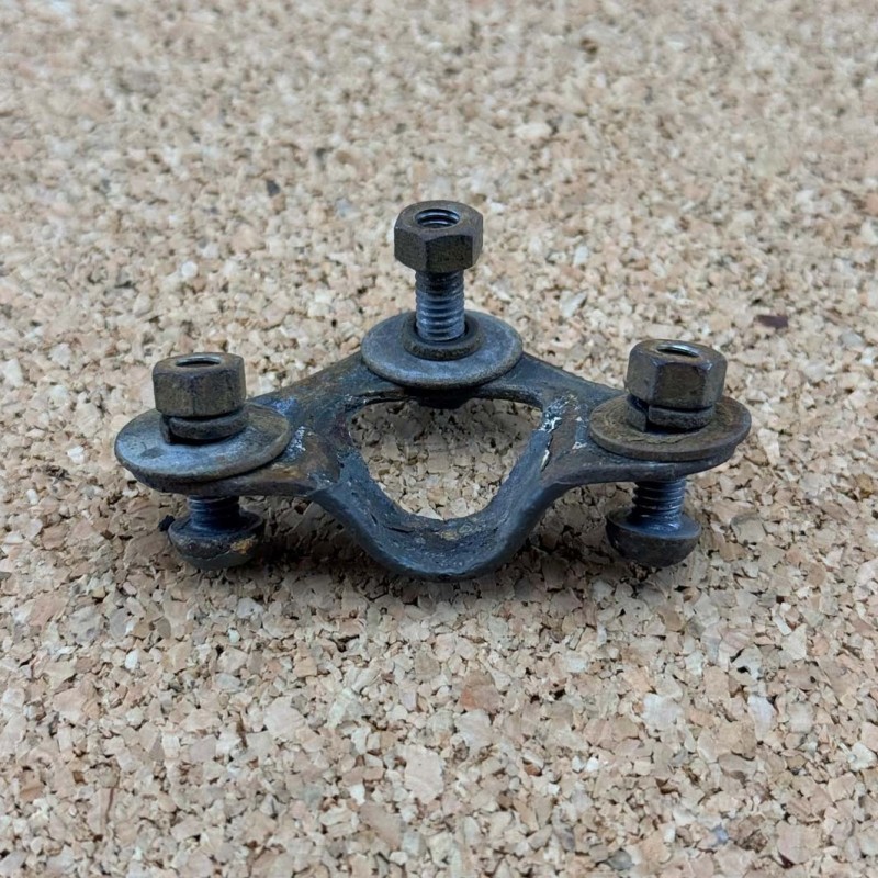 Staple for bonnet - Minerva - Used