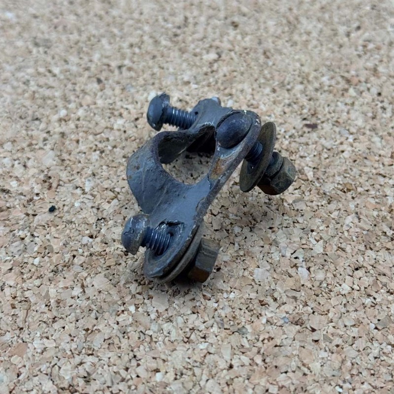 Staple for bonnet - Minerva - Used