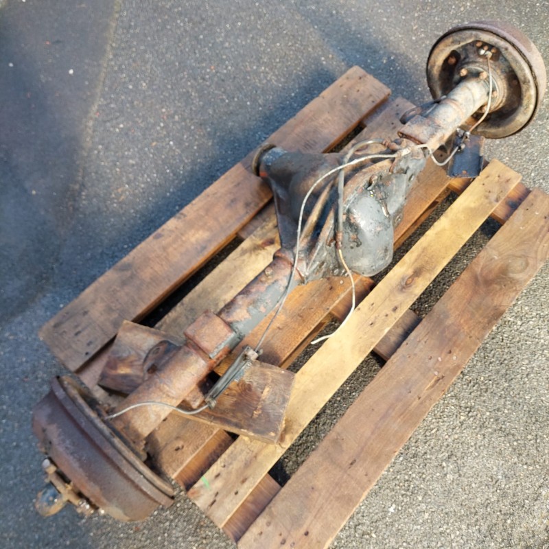 109" Salisbury rear axle – Used