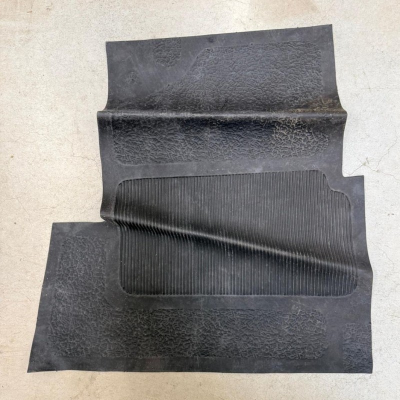Front left rubber floor mat for Series 2 & 3