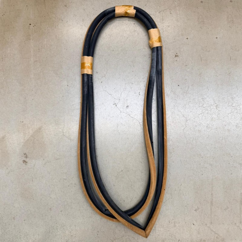 Door seal – left - RRC suffix