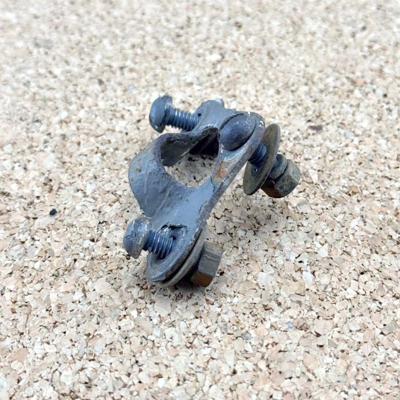 Staple for bonnet - Minerva - Used