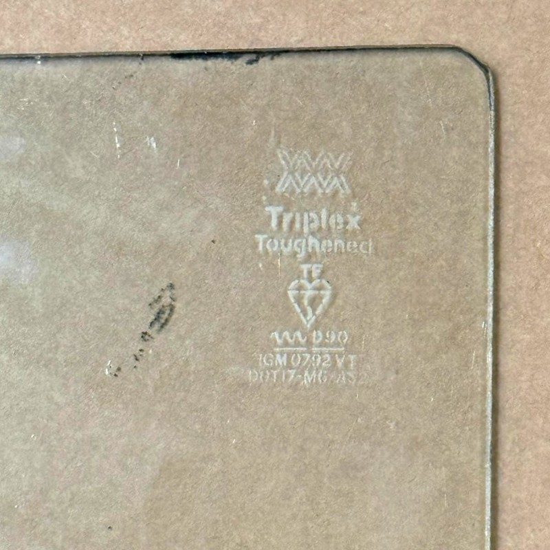 Rear window for 88 & 109 hardtop – Used