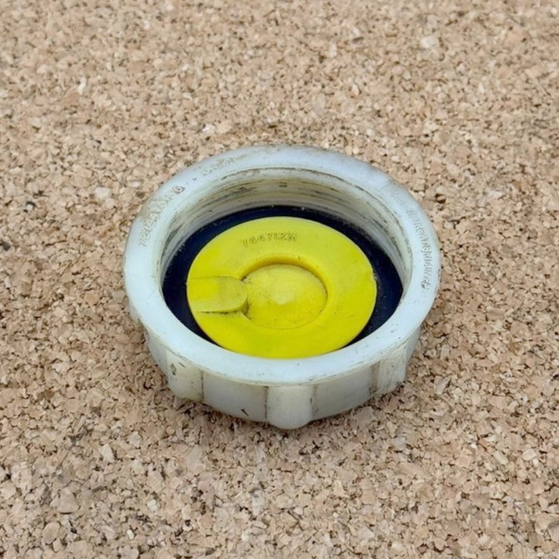 Brake master cylinder reservoir cap for Serie 3 - Used