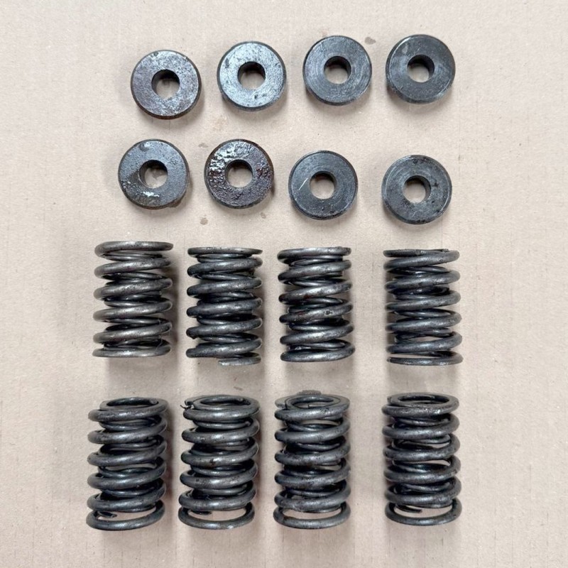 Valve spring kit and valve seat for 2.25L 3-bearing engine – Used