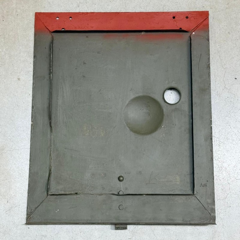Lid with raised section for the right-hand-side tank for Minerva – Used