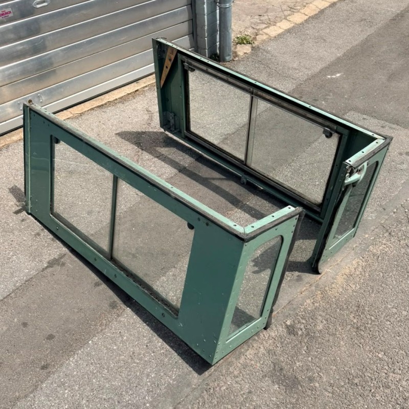 Pair of side panels 109SW Serie 2/3 – Used
