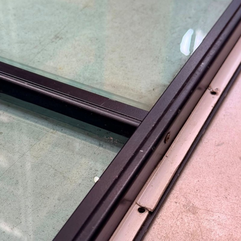 Assembled side window 106 x 42.8 cm – Used
