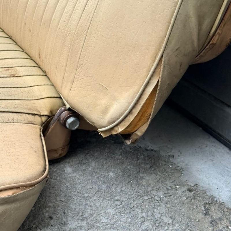 Complete rear seat bench RRC suffix – Used